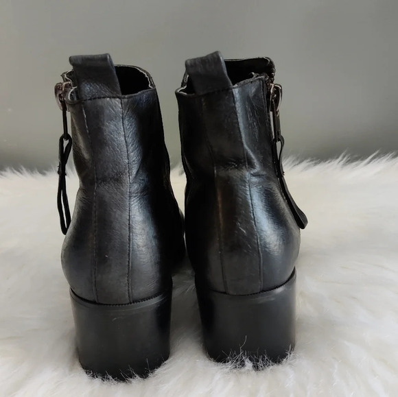 Steve Madden Peele Leather Ankle Booties - Picture 5 of 7